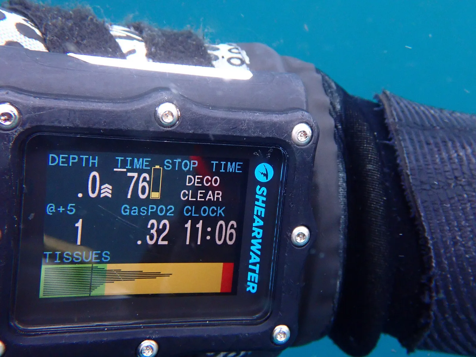 Cómo funciona una computadora de buceo: guía clara