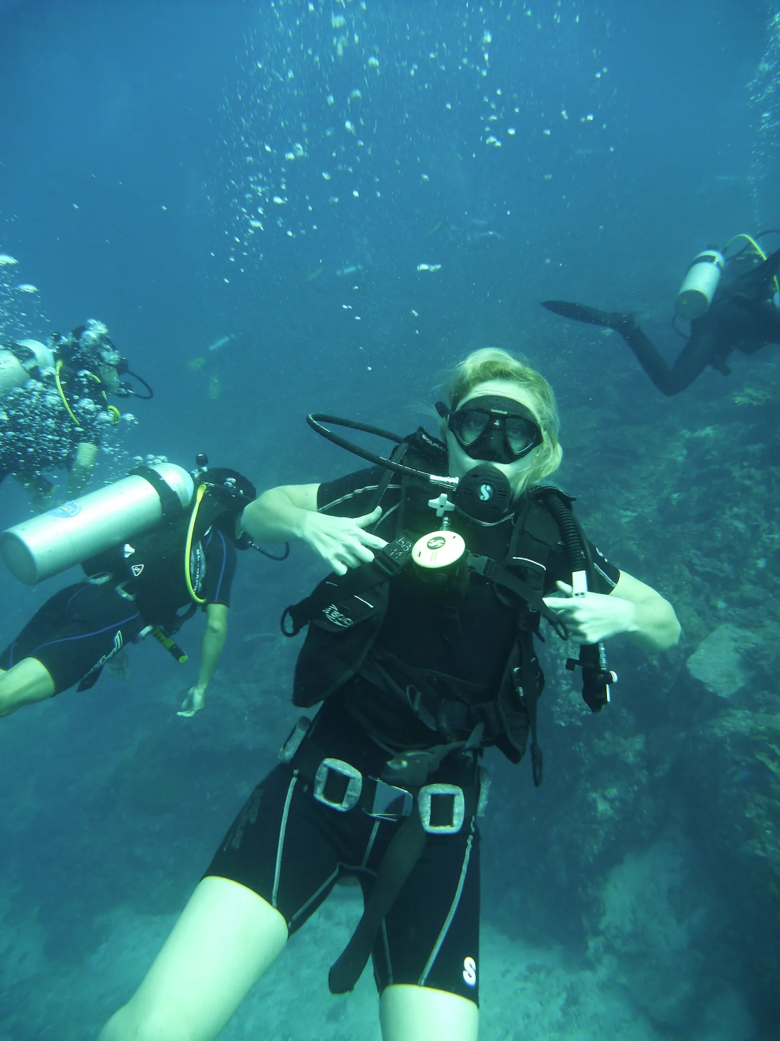 Señas de buceo: lenguaje de señas bajo el agua
